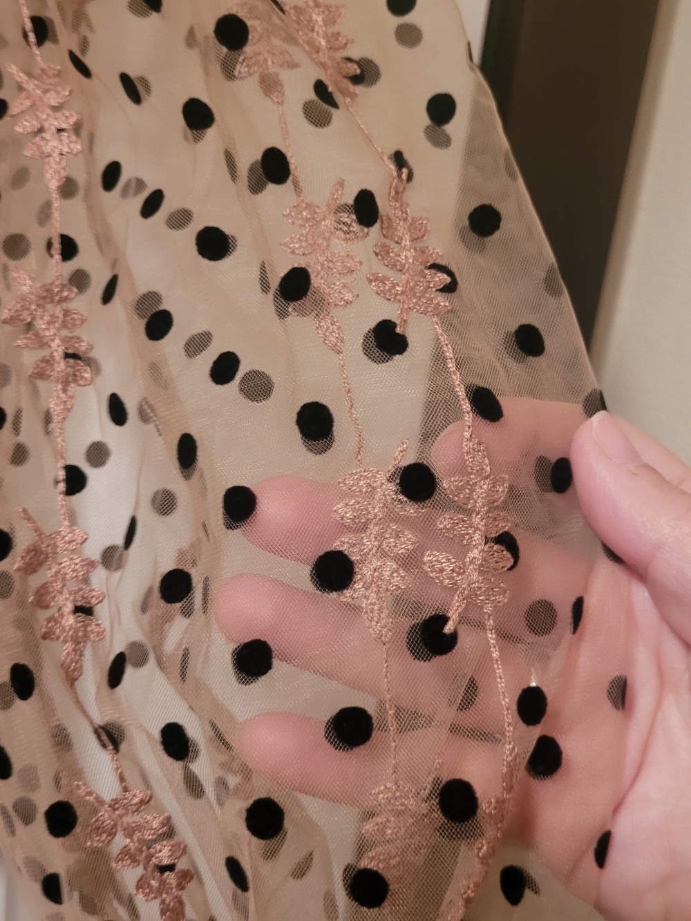 NWT Polagram Tan Knit Top with Black Polka Dot & Floral Sheer Sleeves Size L - Picture 9 of 11